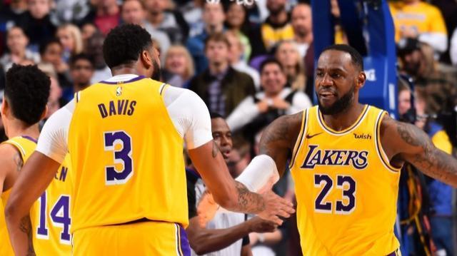  詹姆斯狂砍47分，湖人加时险胜掘金夺榜首